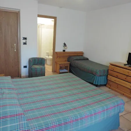 Hotel Mont Nery Challand-Saint-Anselme Esterno foto